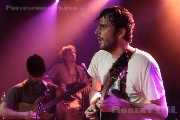 FOALS - 2008-02-21 - PARIS - La Maroquinerie - Yannis Philippakis - Jimmy Smith - Walter Gervers